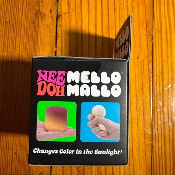 Nee Doh Mello Mallo Color Changing Marshmellow Sensory Toy - Picture 3 of 4